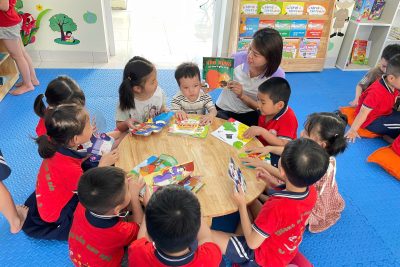 Đồng hành cùng bé yêu tỏa sáng trong Hội thi “Kể chuyện theo sách” ngày 24/04