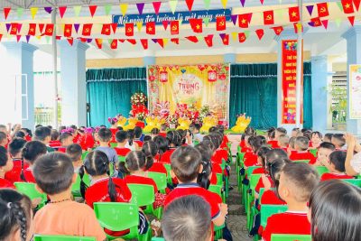 [ảnh] Bé vui tết Trung thu 2025 (Mầm non Vũ Bản)